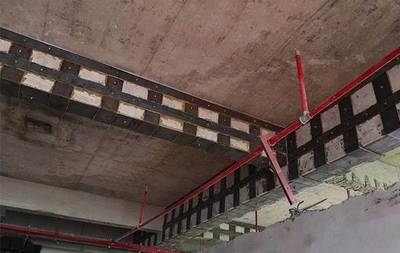 梁粘鋼加固施工安全防護(hù)措施，梁粘鋼加固施工中的安全防護(hù)要點(diǎn)與 行業(yè)新聞 第3張