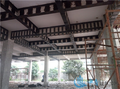 加固工程中如何確保新老結(jié)構(gòu)協(xié)同工作，加固工程里保障新老結(jié)構(gòu)協(xié)同工作