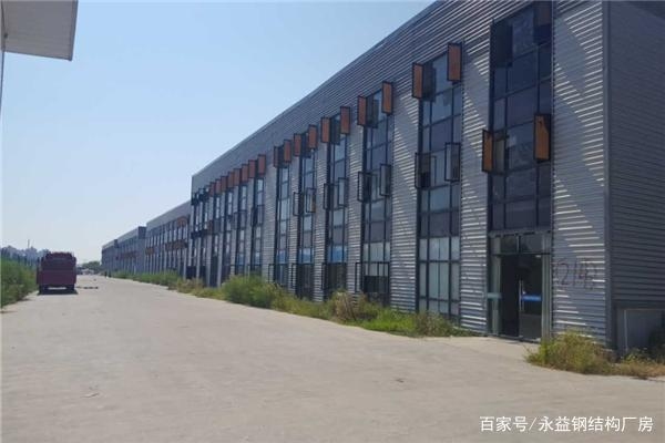 鋼結(jié)構(gòu)廠房材料選擇，鋼結(jié)構(gòu)廠房材料選型要點及影響因素分析