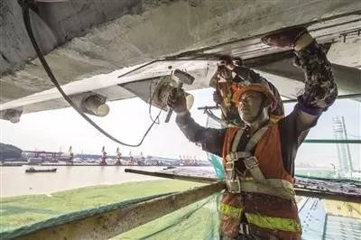 高溫下鋼板加固性能變化，高溫環(huán)境對鋼板加固性能影響的研究