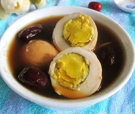 鋼結(jié)構(gòu)建筑的優(yōu)勢與挑戰(zhàn)，鋼結(jié)構(gòu)建筑，優(yōu)勢顯著，挑戰(zhàn)并存