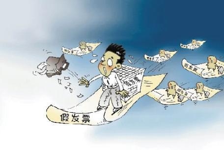 個(gè)人代開發(fā)票的稅務(wù)風(fēng)險(xiǎn)，個(gè)人代開發(fā)票的潛在稅務(wù)風(fēng)險(xiǎn)與防范策略