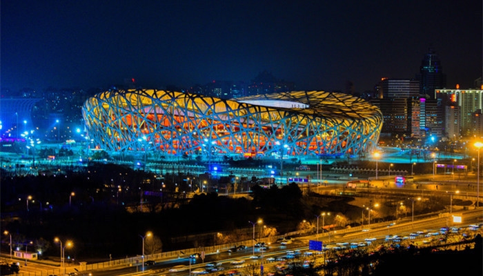 鋼結(jié)構(gòu)建筑的優(yōu)勢(shì)與挑戰(zhàn)