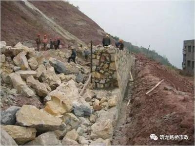 高速公路邊坡加固最新研究