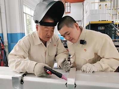 姜濤工作室焊接技術(shù)新突破，幾種不同風(fēng)格的標(biāo)題供你參考，你可以根據(jù)具體使用場景進(jìn)行選擇，，姜濤工作室達(dá)成焊接技術(shù)重大突破，喜訊！姜濤工作室實(shí)現(xiàn)焊接技術(shù)新跨越，聚焦丨姜濤工作室在焊接技術(shù)上取得新