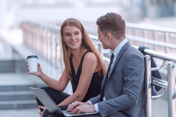 企業(yè)文化建設(shè)的關(guān)鍵因素，幾種不同風(fēng)格的標(biāo)題供你參考，你可以根據(jù)具體使用場景進(jìn)行選擇，，正式嚴(yán)謹(jǐn)風(fēng)，剖析企業(yè)文化建設(shè)的核心關(guān)鍵因素，突出價(jià)值風(fēng)，解鎖企業(yè)文化建設(shè)的關(guān)鍵制勝因素，引發(fā)思考風(fēng)，探尋，企業(yè)文化建設(shè)究竟有哪些關(guān)鍵因素