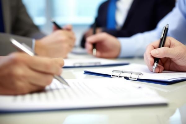 企業(yè)如何制定應(yīng)對(duì)法規(guī)策略，企業(yè)合規(guī)之道，精準(zhǔn)制定應(yīng)對(duì)法規(guī)策略