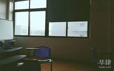 民用住宅改商業(yè)用房，幾種不同風(fēng)格的標(biāo)題供你參考，，直白型，民用住宅轉(zhuǎn)型商業(yè)用房，現(xiàn)狀與趨勢(shì)，疑問(wèn)型，民用住宅能否順利改作商業(yè)用房？，熱點(diǎn)聚焦型，聚焦，民用住宅向商業(yè)用房的轉(zhuǎn)變浪潮 行業(yè)新聞 第2張