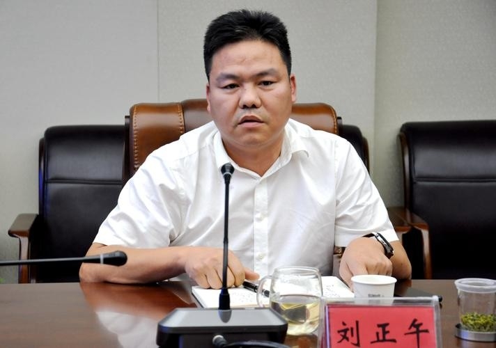 蘆淞鋼結(jié)構(gòu)公司領(lǐng)導(dǎo)班子成員簡歷(蘆淞鋼結(jié)構(gòu)公司的領(lǐng)導(dǎo)班子成員簡歷)