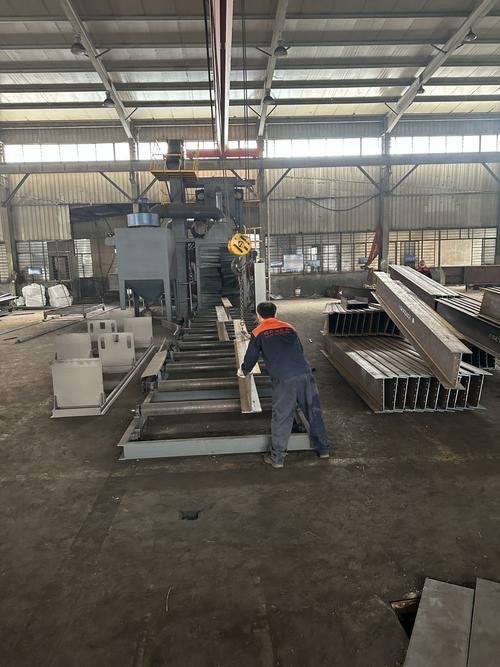 珠山鋼結構公司董事長簡歷（盧立強董事長在珠山鋼結構公司任職多久了？）